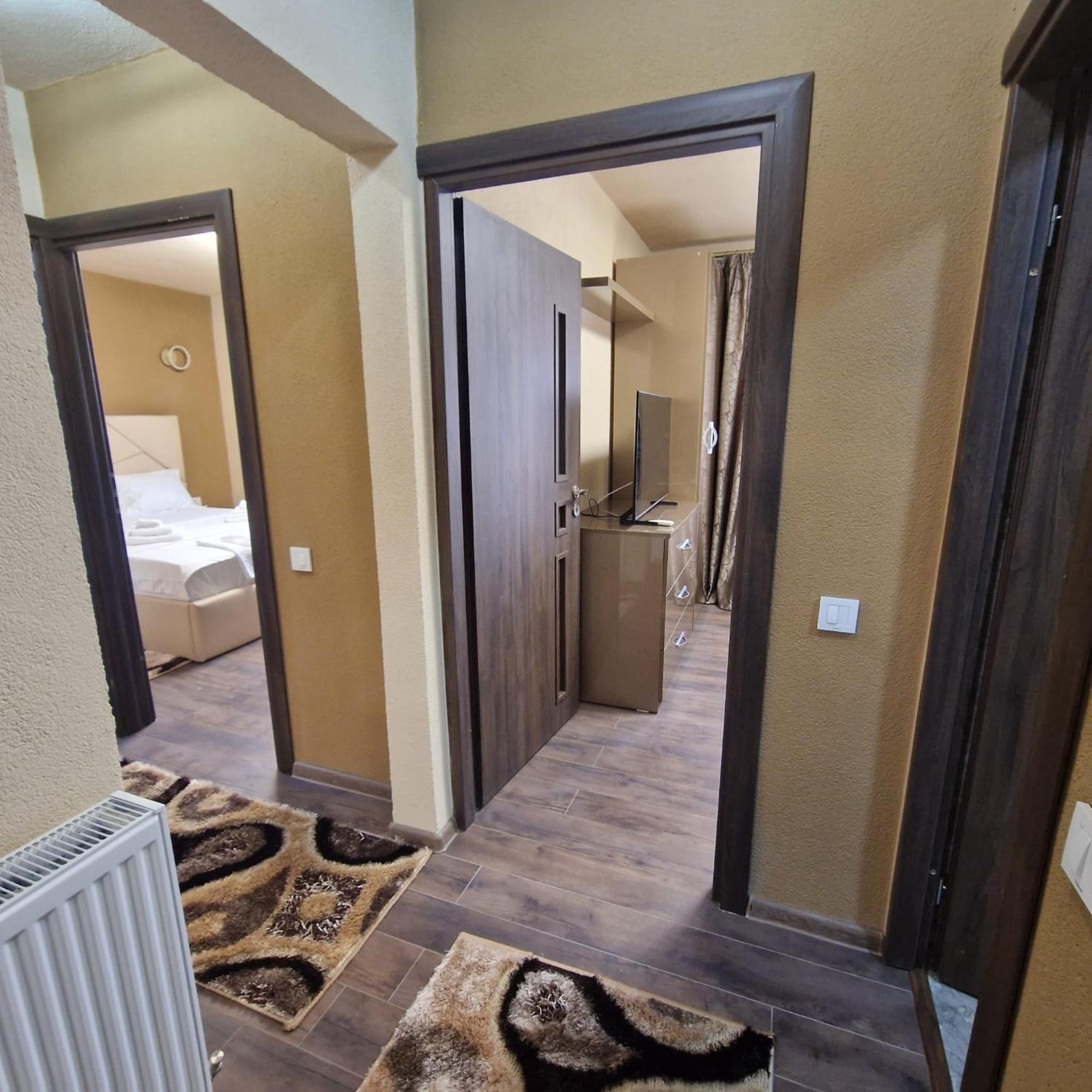 Apartament Iulius 3 Manastire Curtea de Argeş المظهر الخارجي الصورة