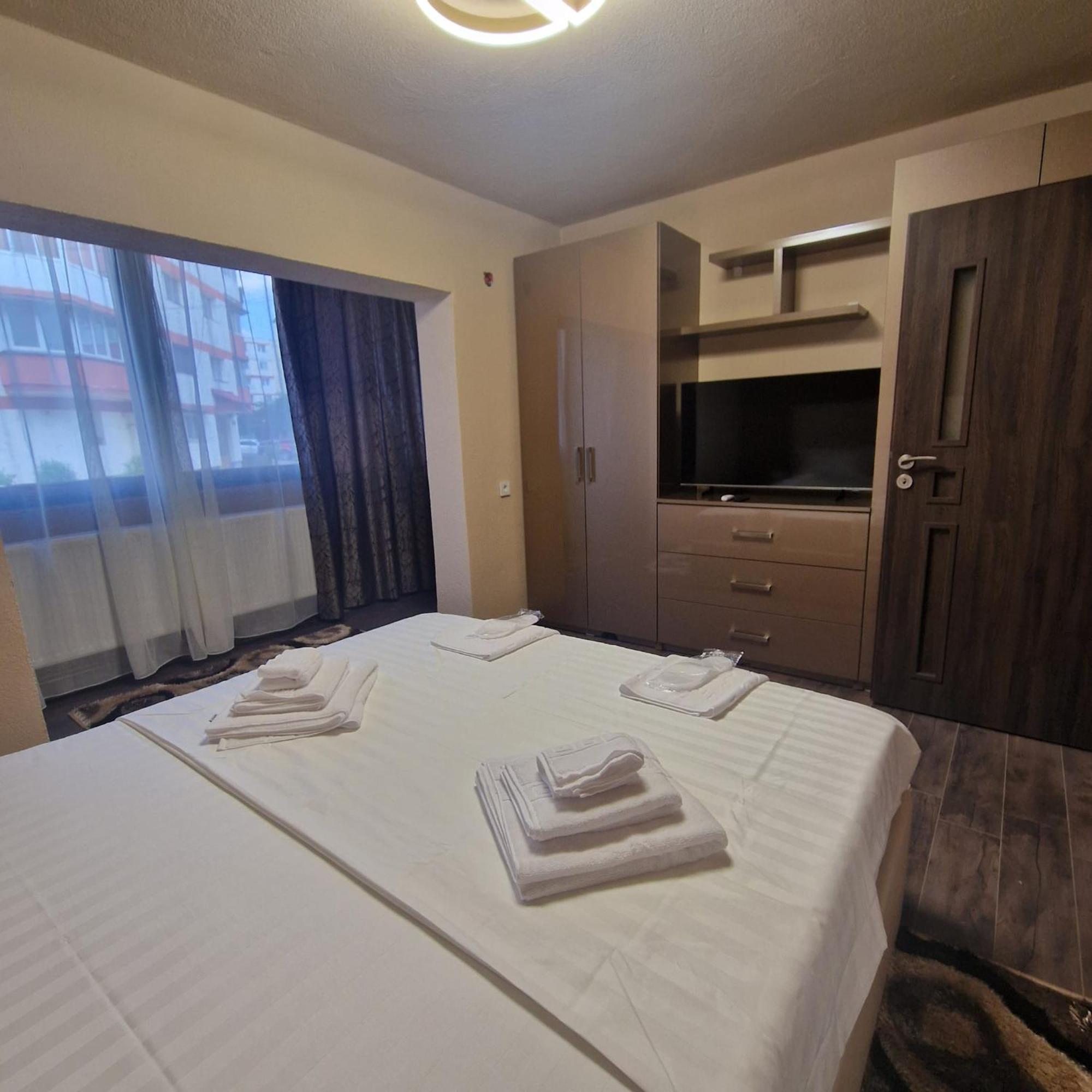 Apartament Iulius 3 Manastire Curtea de Argeş المظهر الخارجي الصورة