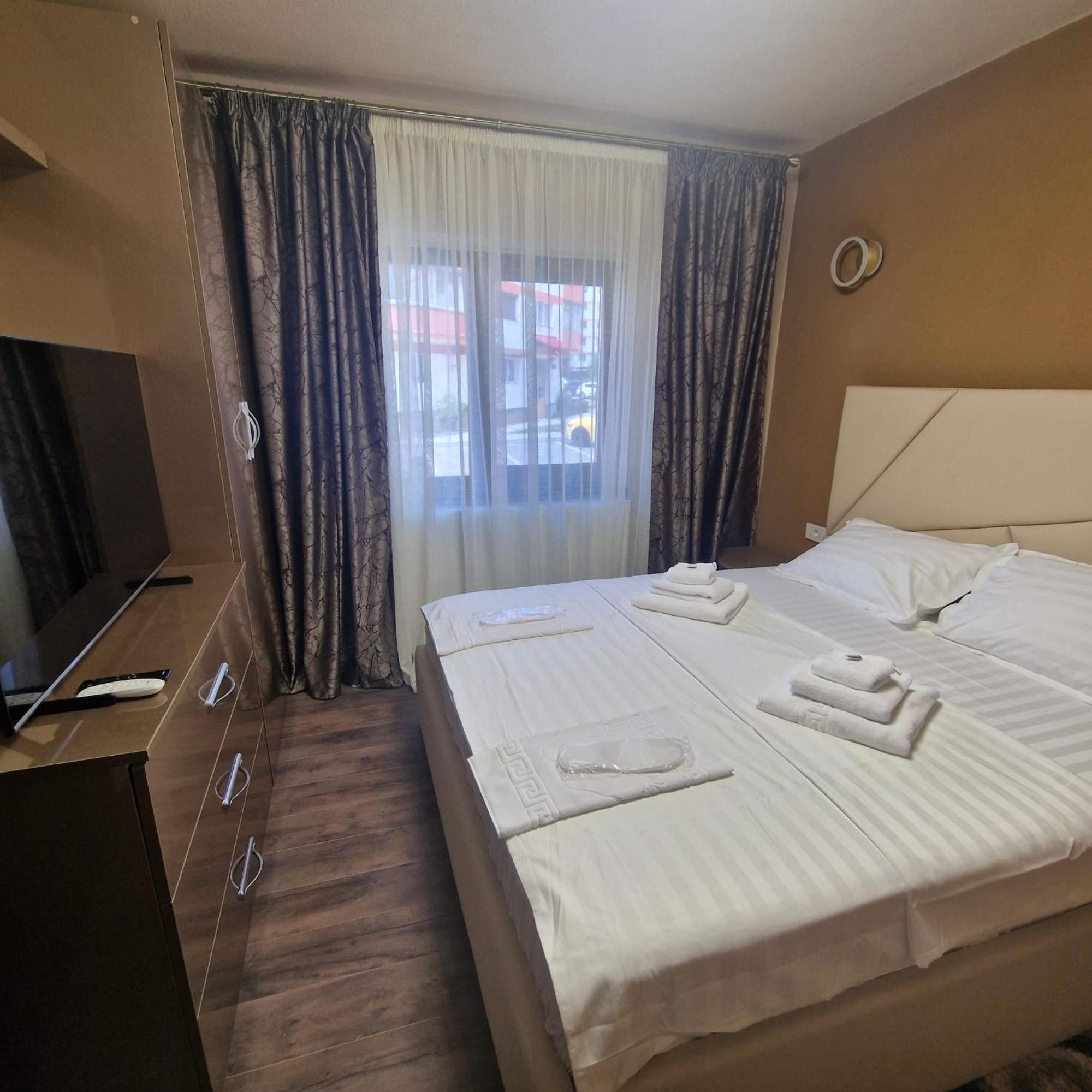 Apartament Iulius 3 Manastire Curtea de Argeş المظهر الخارجي الصورة