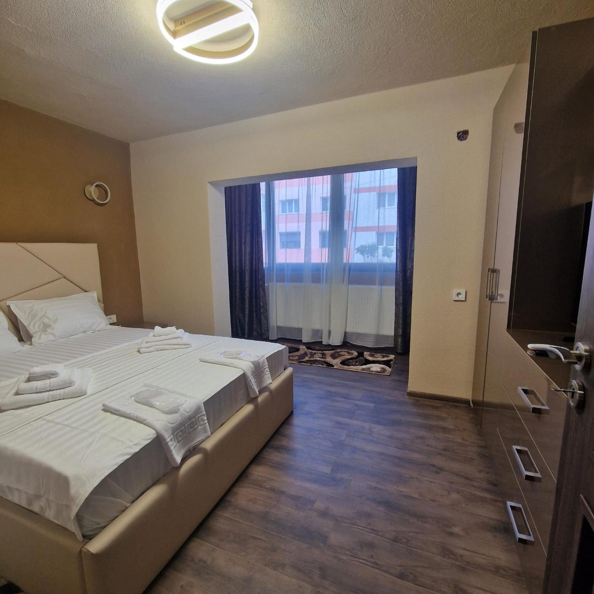 Apartament Iulius 3 Manastire Curtea de Argeş المظهر الخارجي الصورة