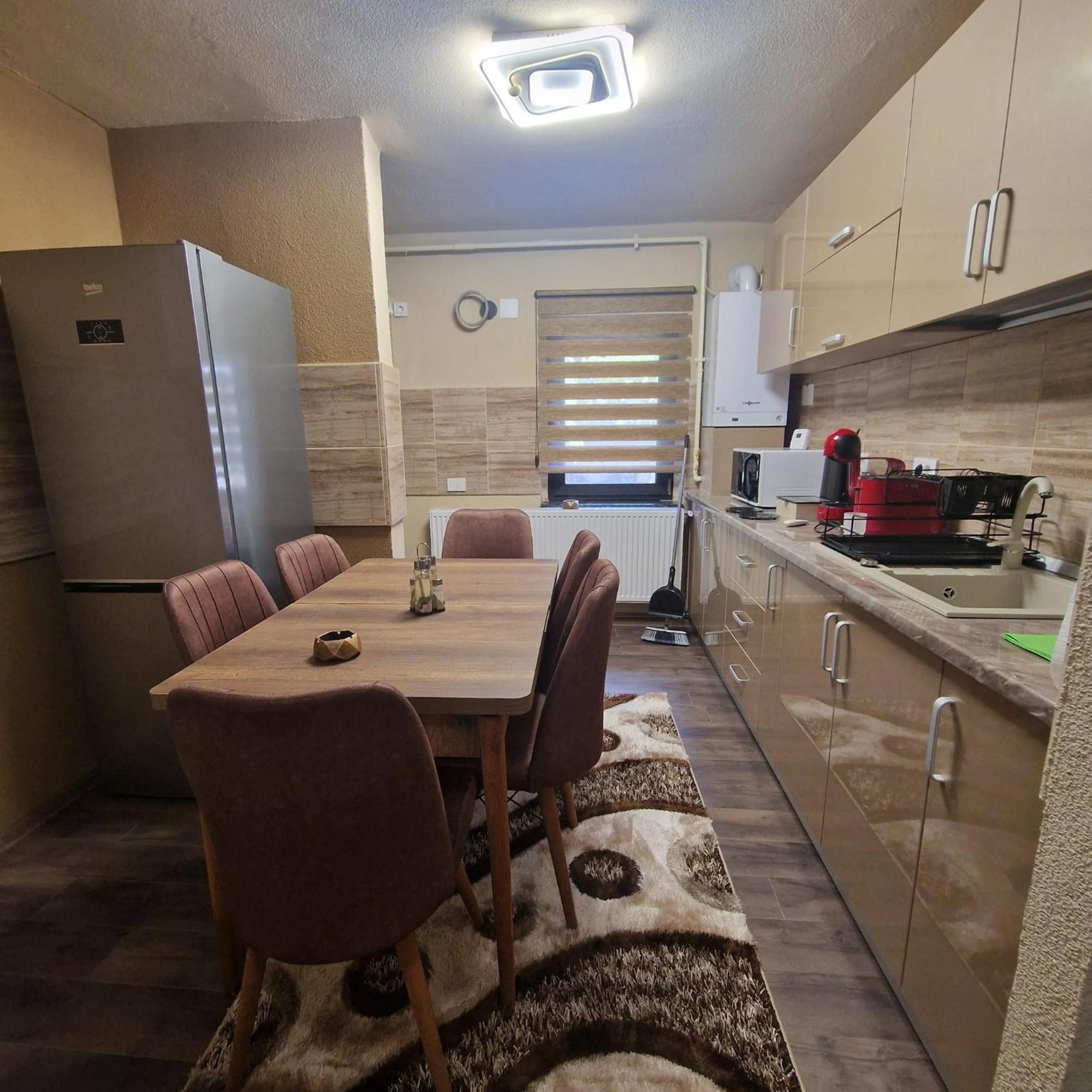Apartament Iulius 3 Manastire Curtea de Argeş المظهر الخارجي الصورة