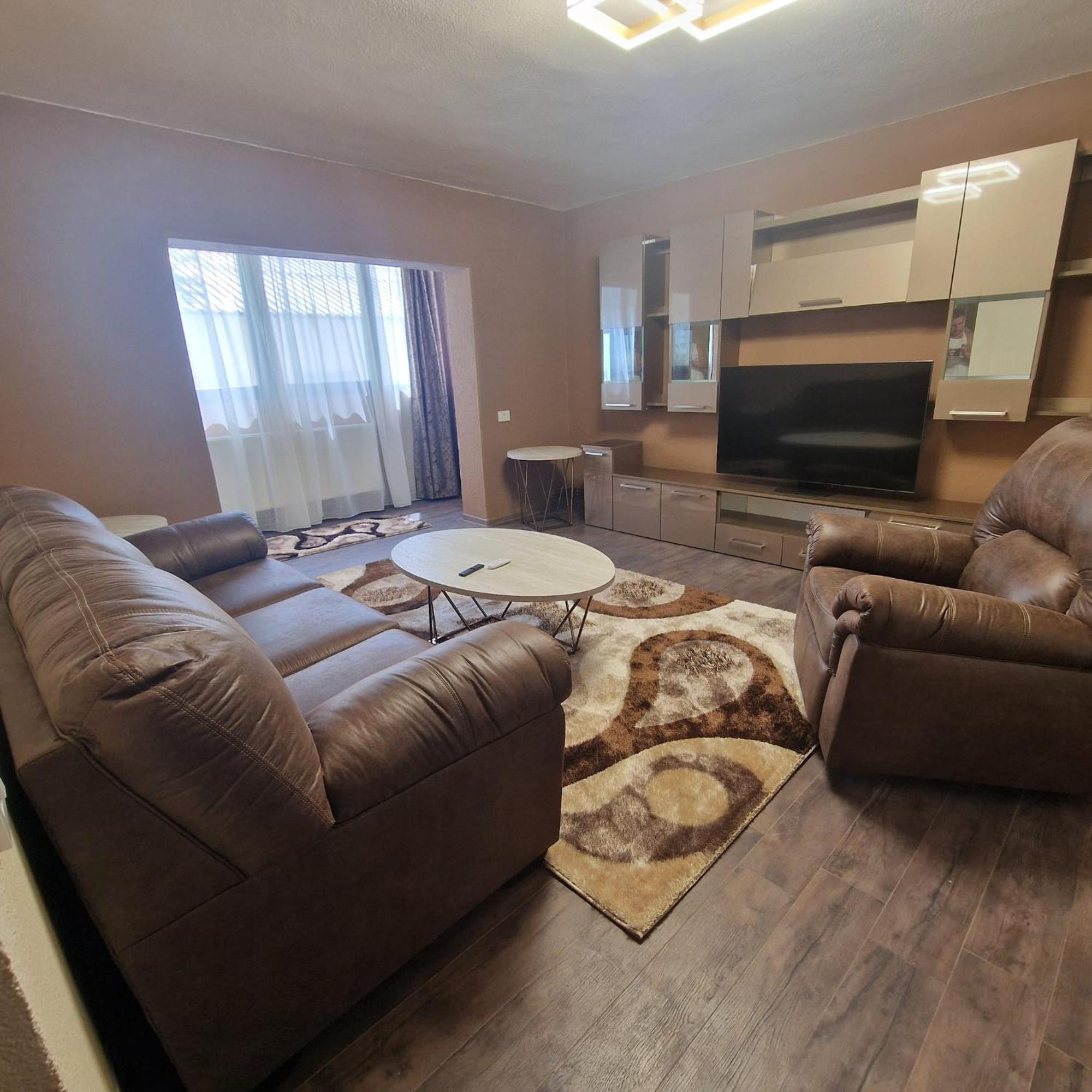 Apartament Iulius 3 Manastire Curtea de Argeş المظهر الخارجي الصورة