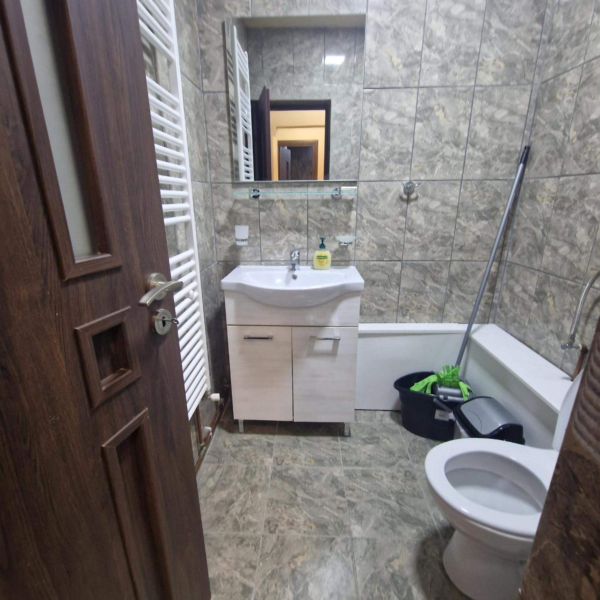 Apartament Iulius 3 Manastire Curtea de Argeş المظهر الخارجي الصورة